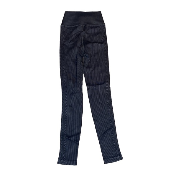 NEW OFFLINE BY AERIE Seamless Cable High Waisted Black 7/8 Length Legging XS - Picture 9 of 12